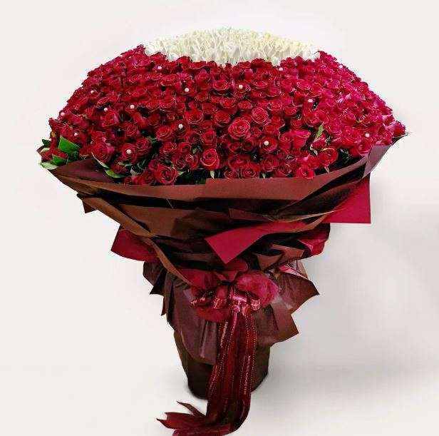 Elegant Arrangement By FloralBuckets 1 Elegant Arrangement By FloralBuckets